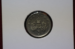 Great Britain 5 Pence 1995 Km#937b. (inv621) - 5 Pence & 5 New Pence