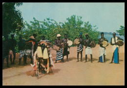 GUINÉ-BISSAU -  Dança Da "vaca-bruto" Em Bijagós ( Ed. Centro De Informação E Turismo)carte Postale - Guinea Bissau