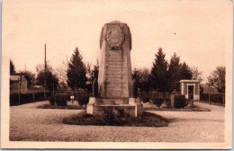 77 VILLIERS SAINT GEORGES --- Le Monument. - Villiers Saint Georges