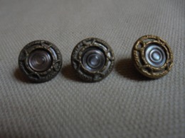 Ancien - Petit Lot De 3 Boutons Fantaisie - Boutons