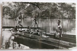 CPA VOYAGEE 1958  22  PERES DU SAINT ESPRIT BORD DU FLEUVE LOBAYE CENTRAFRIQUE - Central African Republic