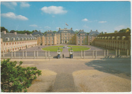 Paleis Het Loo, Apeldoorn. The Courtyard And Front. Unposted - Apeldoorn