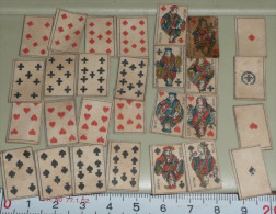 A VOIR Rare Ancien Jeu De 32 Cartes MINIATURES, Incomplet, Manque Les Rois, Dim.: 18 X 12 Mm - 32 Cartes