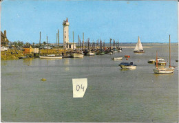 CAYEUX SUR MER  80  Le Port Du HOURDEL  Avec Son Phare  (1967) - Cayeux Sur Mer