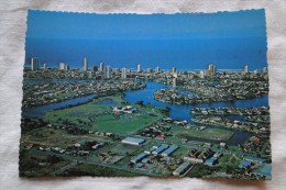 Australia Surfers Paradise Aerial View Showing The City Council Chambers    A 85 - Autres & Non Classés