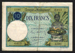 MADAGASCAR (MALAGASY REPUBLIKA ) 10 Francs - P36a   - VF (see Scan) - Madagaskar