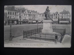 Beauvais.-La Statue De Jeanne-Hachette Et La Place 1906 - Picardie