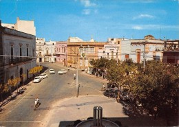 Delcampe - 03858 "(LC) ARADEO - P.ZZA S. NICOLA" DISTRIB. BP, ANIMATA, AUTO '60-'70.  CART. NON SPED. - Lecce