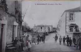 CPA 85 - Menomblet N°9 , Vendée, Une Rue, Belle Animation, RARE - Sonstige & Ohne Zuordnung