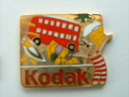 PIN´S KODAK - BUS ANGLAIS - Photographie