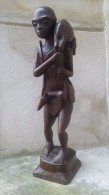 AFRIQUE COLONIALE - RARE - Grand Chasseur Et Son Gibier Cote D'Ivoire Cca 1930 - Afrikaanse Kunst