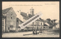 52 - Fayl-Billot - Mairie Et Partie De La Place - Fayl-Billot