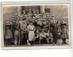 35 EME REGIMENT - 9 EME CIE - 1932 - DEVANT LA SALLE DES ECOLES - CARTE PHOTO MILITAIRE - Regimente