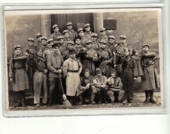 35 EME REGIMENT - 9 EME CIE - 1932 - DEVANT LA SALLE DES ECOLES - CARTE PHOTO MILITAIRE - Régiments