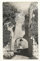 Cp, 37, Le Grand Pressigny, Entrée Du Château, Voyagée 1950 - Le Grand-Pressigny