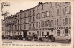 17...CHARENTE MARITIME....LA ROCHELLE ..HOTEL DU COMMERCE ET PALACE HOTEL...VOITURES - La Rochelle