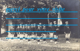 Cpp 77 ( à Confirmer ) SAVIGNY Groupe D'hommes En Uniformes , Forêt ( Médaille Drapeau ) Scouts Fanfare Sportifs ? Fête - Savigny Le Temple