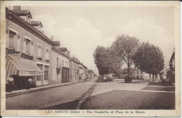 CP - 38 - Les Abrets - Rue Gambetta Et Place De La Mairie Dos Oblitération Et Timbre Pétain  1942 - Les Abrets