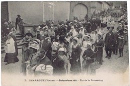 Cpa  CHARROUX (OSTENTION 1911)  FIN DE LA PROCESION - Charroux