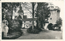 Delcampe - 70  GRAY -  L,eglise Et La Tour Du  Chateau - Gray