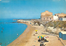 03943 "(RG) SCOGLITTI - SPIAGGIA"  ANIMATA.   CART.  SPED. 1972 - Ragusa