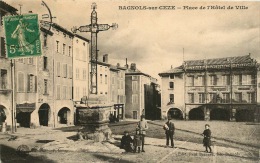 30 BAGNOLS SUR CEZE  PLACE DE L'HOTEL DE VILLE - Bagnols-sur-Cèze