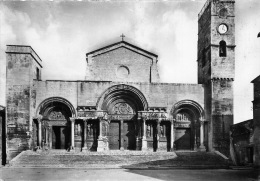 30  SAINT GILLES  DU GARD    EGLISE  ABBATIALE DE ST GILLES XII E Siecle - Saint-Gilles