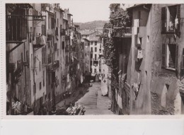 CPSM 9X14 .  La Côte D'Azur . NICE (06) Une Rue De La Vieille Ville - Vita E Città Del Vecchio Nizza