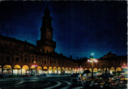 VIGEVANO    PIAZZA  DUCALE  E TORRE  DEL  BRAMANTE (NOTTURNO)     ( VIAGGIATA) - Vigevano