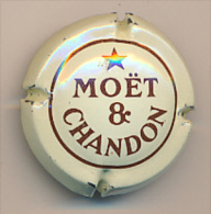 **Capsule, Muselet :  Champagne MOET ET CHANDON, Marron Sur Blanc-crème - Moet Et Chandon