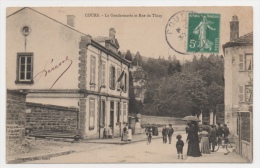 69 RHONE - COURS La Gendarmerie Et Rue De Thizy, Pendant Une Course Cycliste - Cours-la-Ville