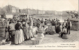 13......BOUCHES DU RHONE.....MARSEILLE....LE VIEUX PORT...DEBARQUEMENT D'ORANGES - Vecchio Porto (Vieux-Port), Saint Victor, Le Panier