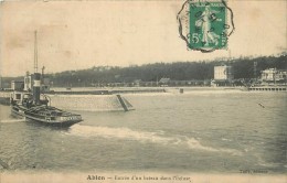 ABLON - Entrée D'un Bateau Dans L'écluse, Remorqueur Bouvreuil. - Tugboats