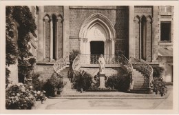 BRIOUZE L'Entrée Fleurie De La Chapelle - Briouze