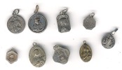 Lot De 9 Médailles Argentées (Ste Vierge, Ste Thérèse De L'Enfant Jésus, St Christophe, St Sang De Bruges...) - Colgantes