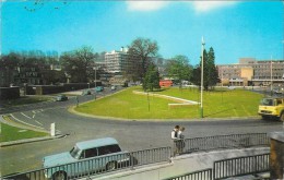 THE ROUNDABOUT, HIGH  WYCOMBE - Buckinghamshire