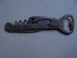 Ancien - Couteau Pliant Tire-bouchons Décapsuleur Perce-boites - Bottle Openers