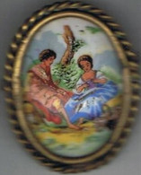 Ancienne  Broche  Porcelaine Limoges France  5 Cm  X 3.5 Cm - Brooches