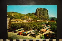 CP, 04, CASTELLANE, Cité Historique Sur La Route Napoleon à L'entrée Des Célèbres Gorges Du Verdon , Marché - Castellane