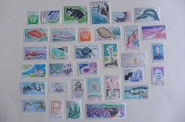 T.A.A.F :33 Timbres Neufs - Lots & Serien