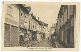 JOLIE CPSM ANIMEE DAMAZAN, ANIMATION DANS LA RUE THIERS, LOT ET GARONNE 47 - Damazan