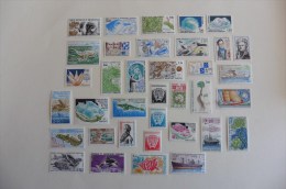 T.A.A.F :36 Timbres Neufs - Lots & Serien