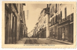 Delcampe - LA COTE ST ANDRE, Rue De La République, Isère. - La Côte-Saint-André