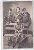 ARDECHE - LARGENTIERE - UN GROUPE DE JEUNES FEMMES - CARTE PHOTO - Largentiere