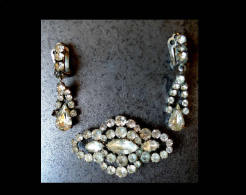 Ancienne Parure En Strass Française Boucles Clips Tremblantes Et Broche/ Old French Costume Jewellery Strass Earrings - Boucles D'oreilles