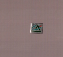 Pin's Banque / Crédit Agricole (argenté Signé Decat)  1,5cm *  1,3cm - Banks