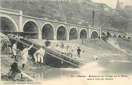 A-16 4344 : VIENNE MANOEUVRES DE PONTAGE . MILITAIRE. GENIE. BATEAUX - Vienne