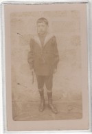 ALGERIE - SETIF - UN JEUNE GARCON EN TENUE D ECOLIER - CARTE PHOTO - Sétif