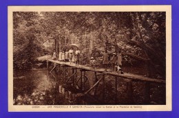 N°551.  GABON -  UNE PASSERELLE A SAMKITA ;(PASSERELLE RELIANT LA STATION ET LA PLANTATION DE SAMKITA) - Gabun