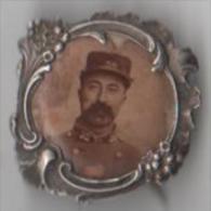 BROCHE  PHOTO  Soldat  / Militaire  Guerre  1914-1918 - Brooches